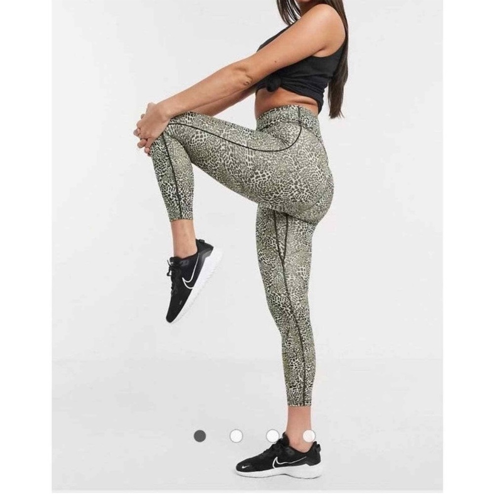 Nike Dri Fit Cheetah Patterned Leggings XS